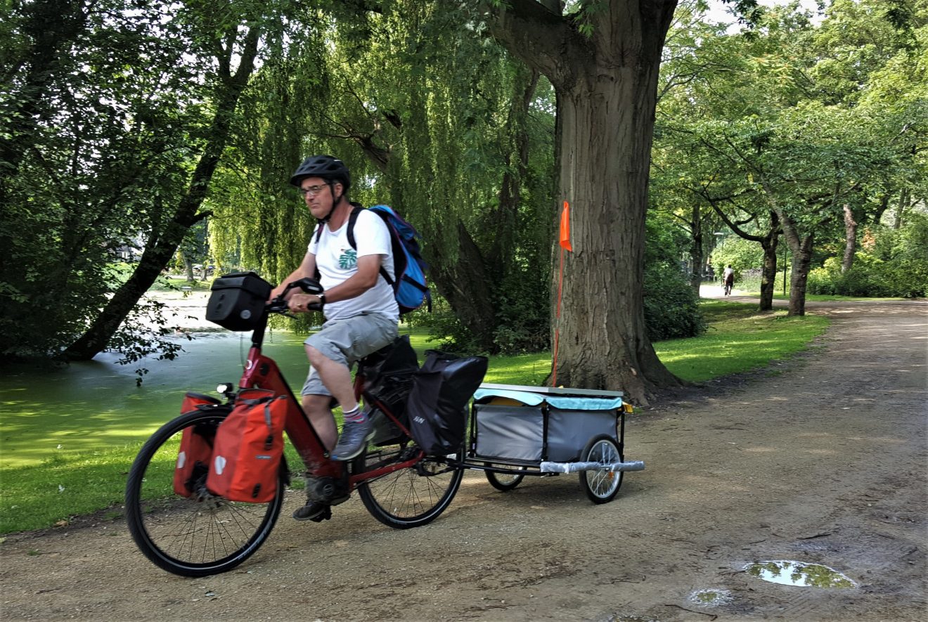 Nico van de Haak op de fiets naar Montpellier